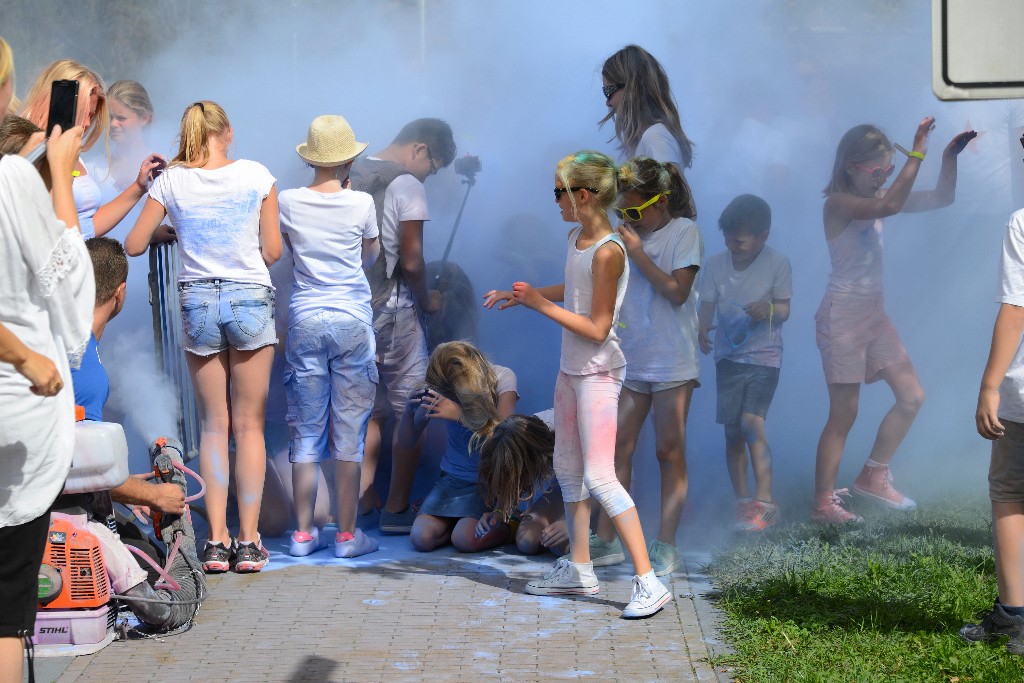 ../Images/Color fun run 2015 052.jpg